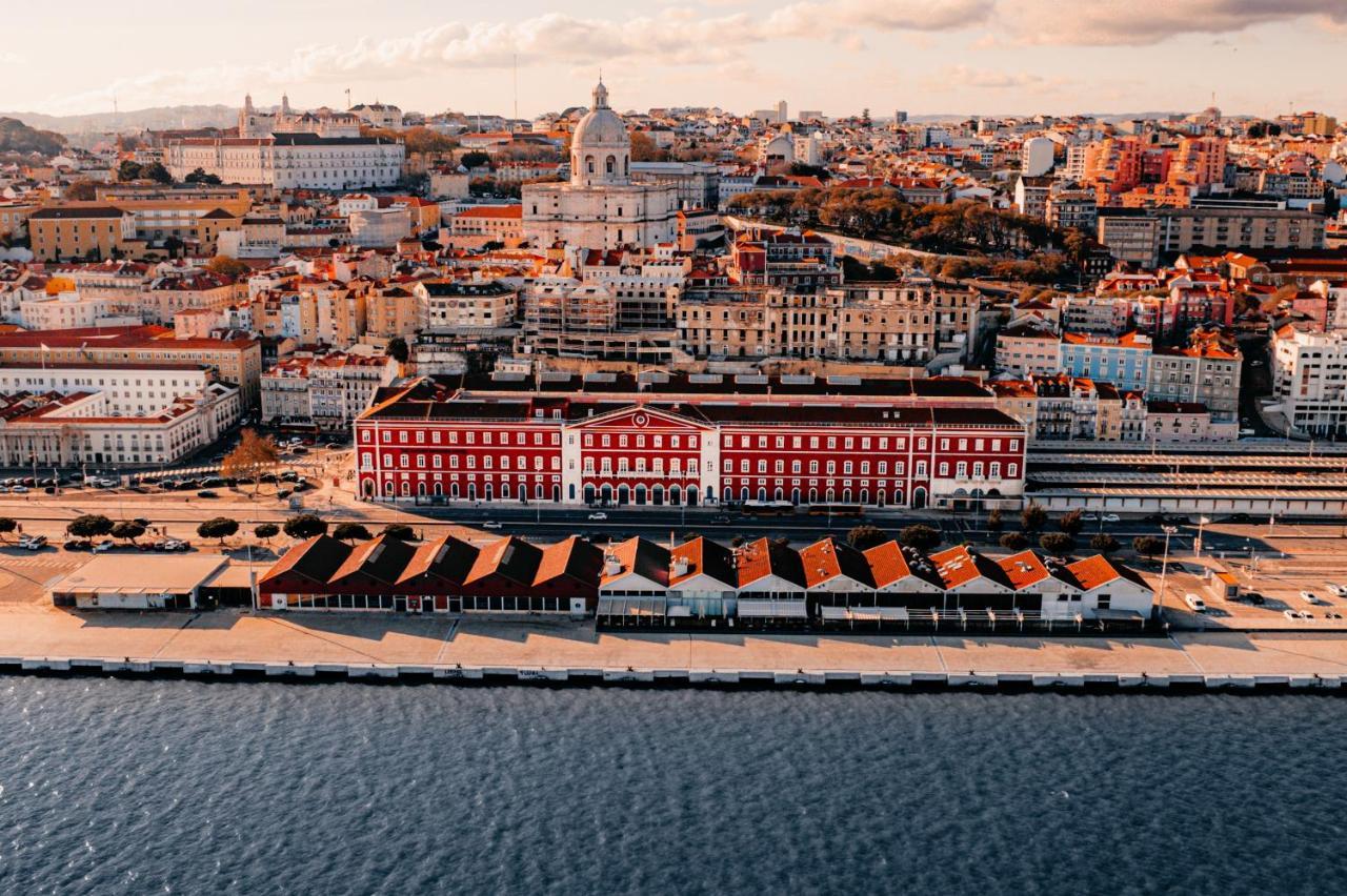 The Editory Riverside Hotel, An Historic Hotel Lisboa Eksteriør billede The station in 1990