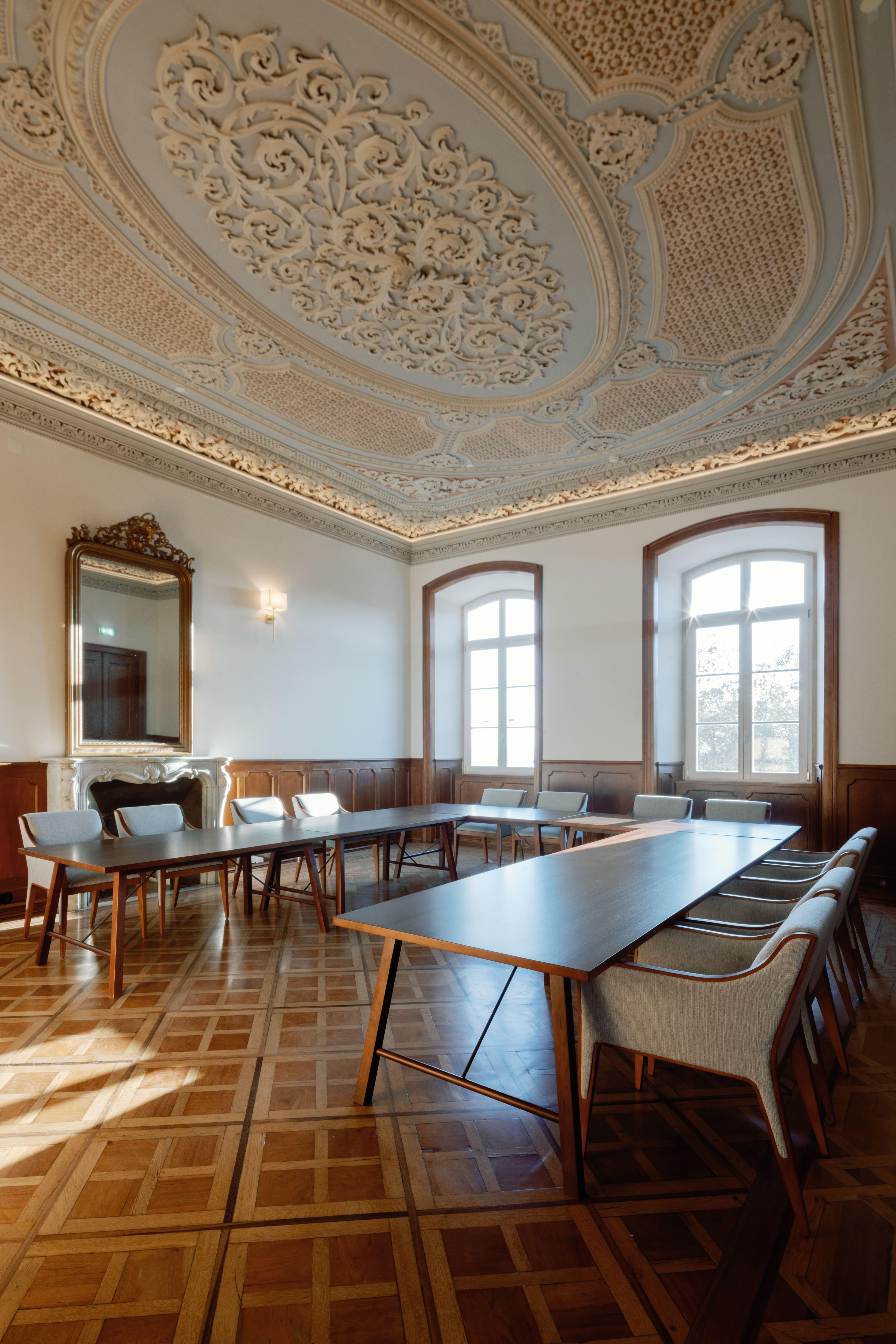 The Editory Riverside Hotel, An Historic Hotel Lisboa Eksteriør billede The interior of the library